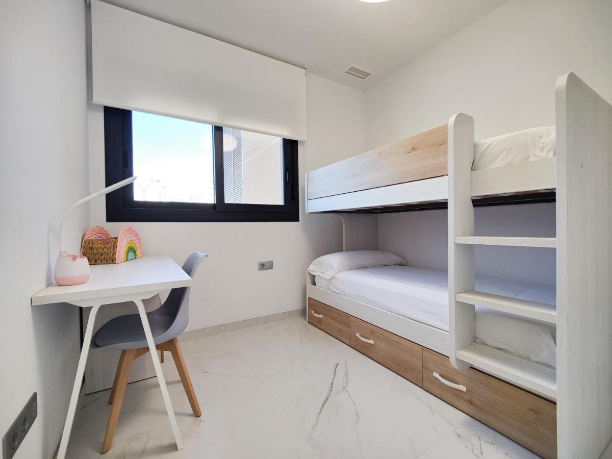 בנידורם Sunset Cliffs Sea & Sky Apartments מראה חיצוני תמונה