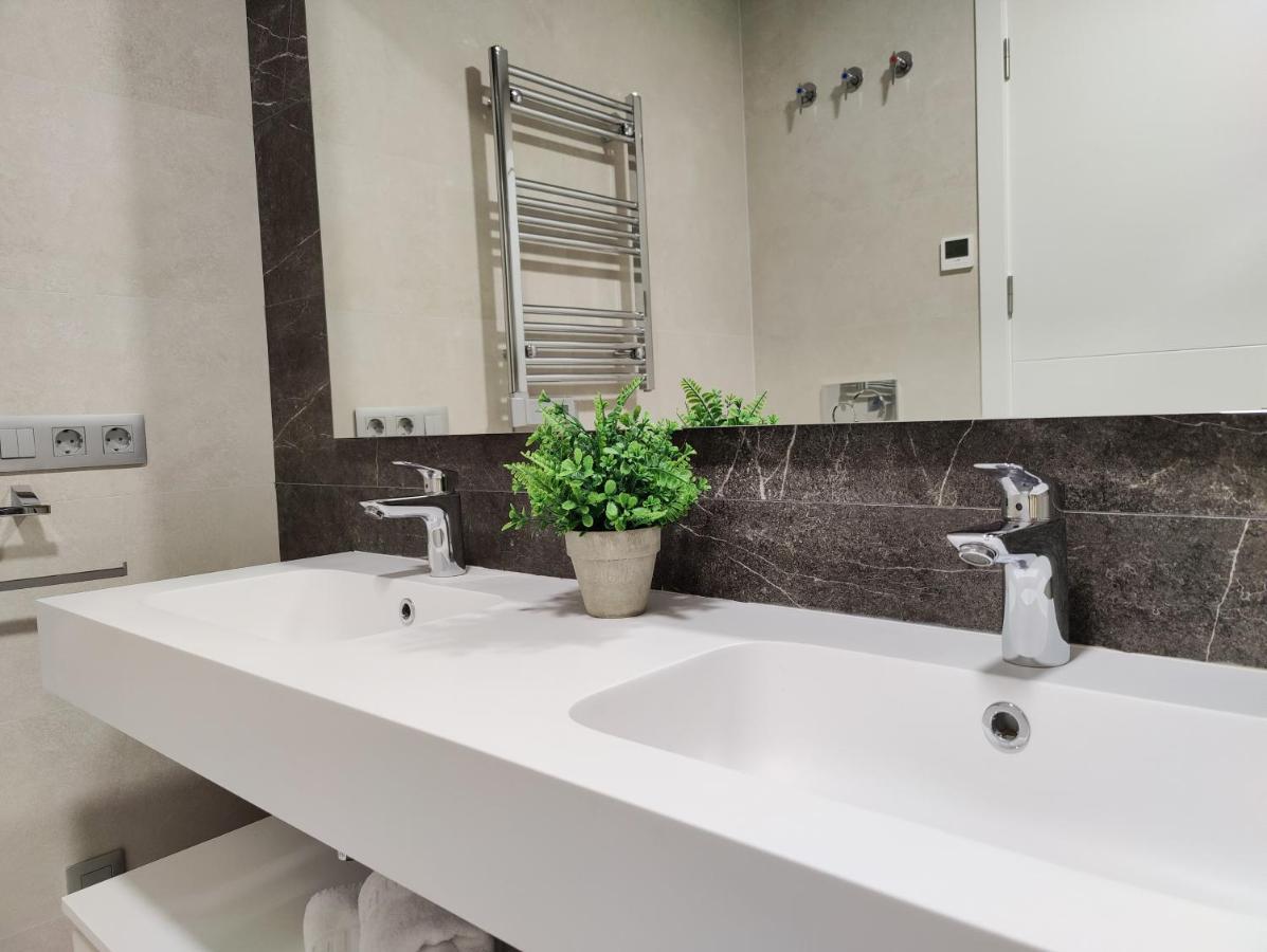 בנידורם Sunset Cliffs Sea & Sky Apartments מראה חיצוני תמונה