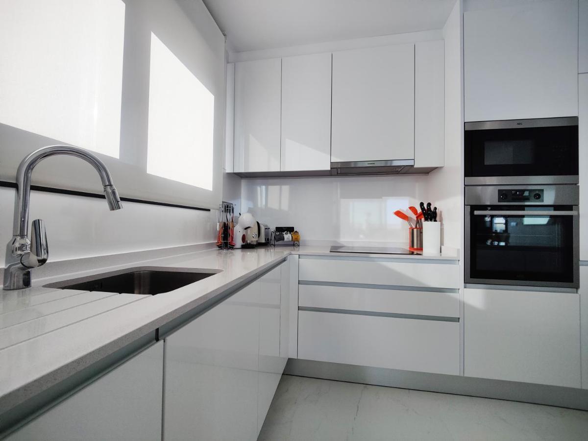 בנידורם Sunset Cliffs Sea & Sky Apartments מראה חיצוני תמונה