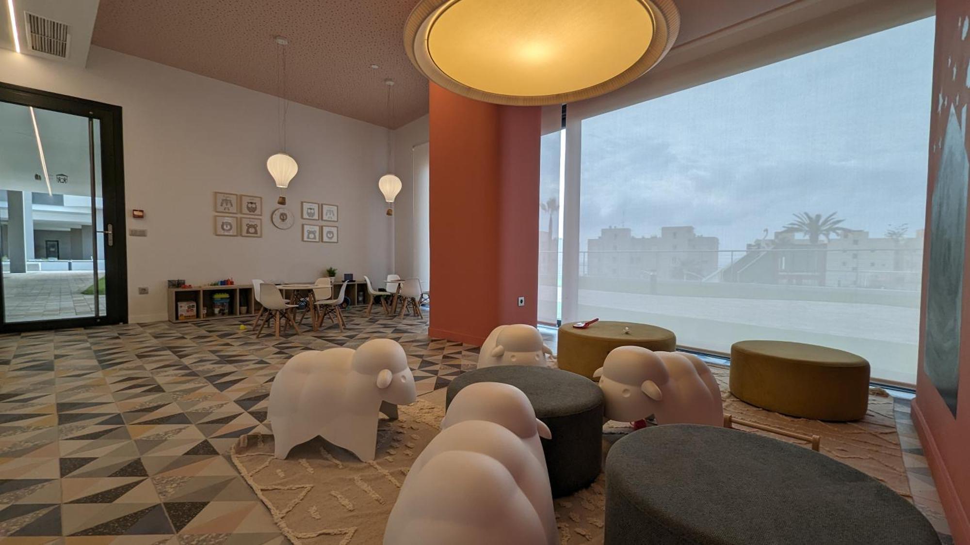 בנידורם Sunset Cliffs Sea & Sky Apartments מראה חיצוני תמונה