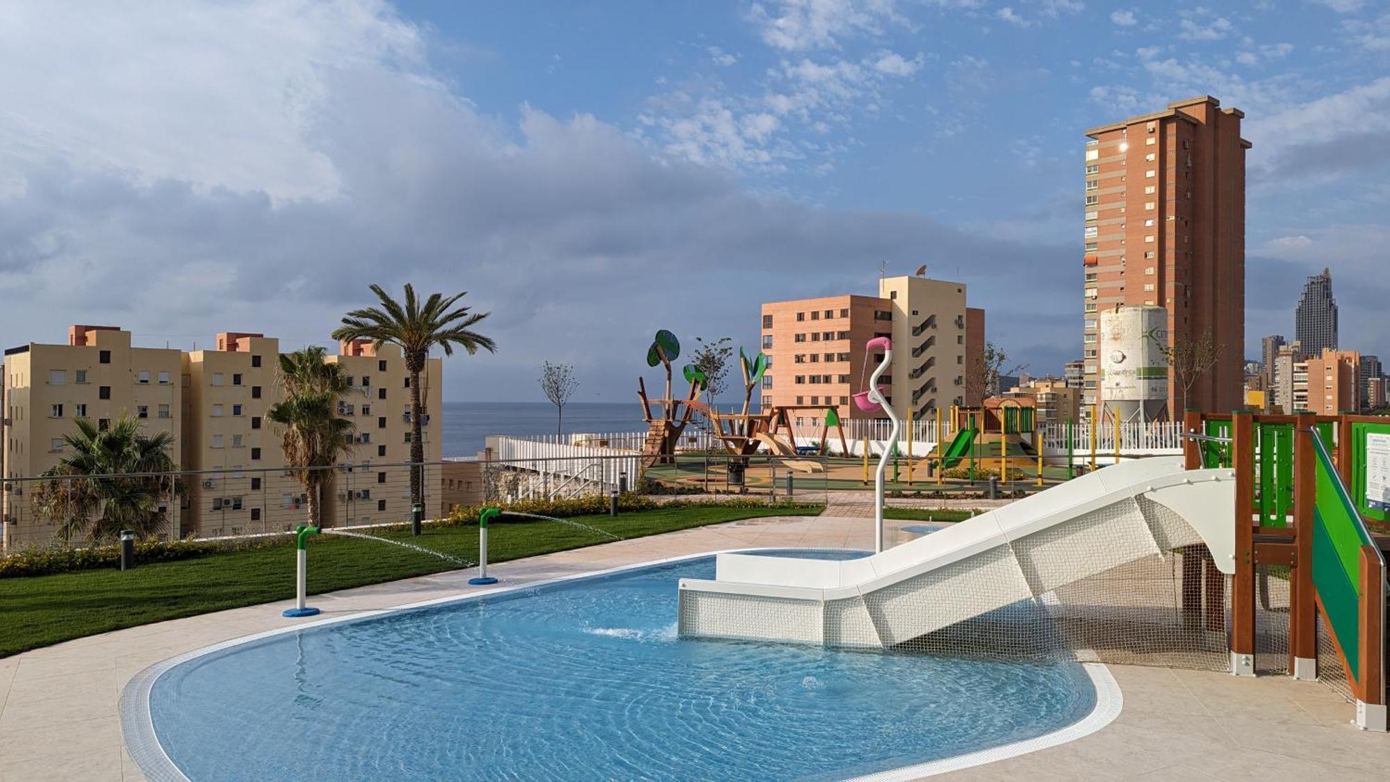 בנידורם Sunset Cliffs Sea & Sky Apartments מראה חיצוני תמונה